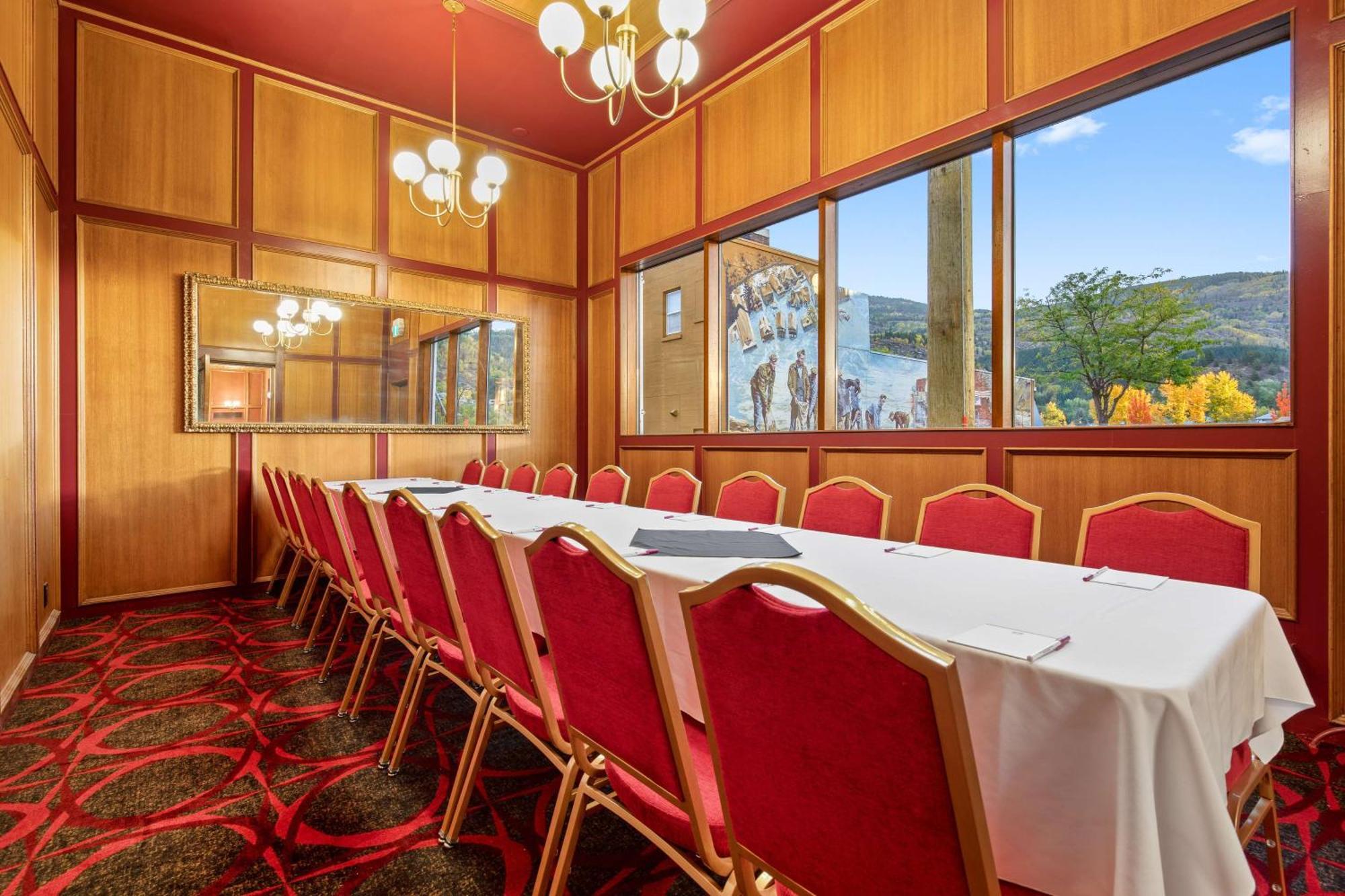 Crown Columbia Hotel; BW Premier Collection Trail Екстер'єр фото