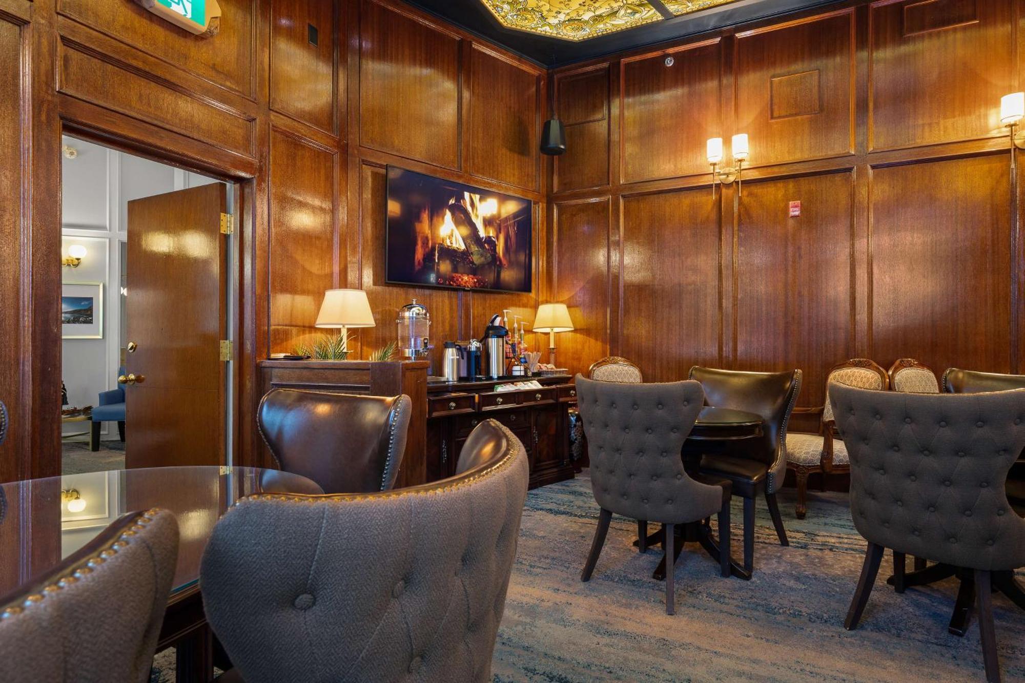 Crown Columbia Hotel; BW Premier Collection Trail Екстер'єр фото