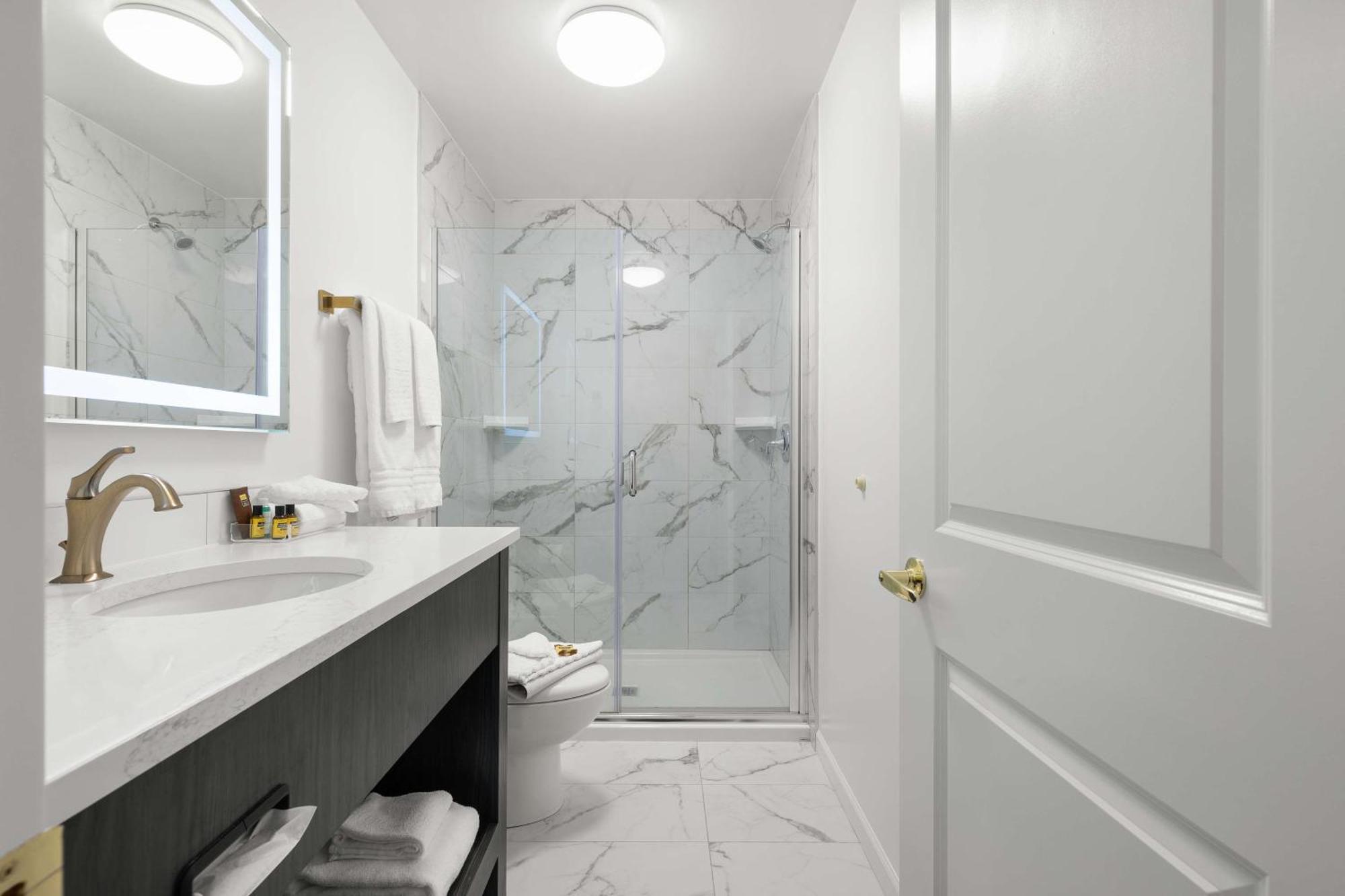 Crown Columbia Hotel; BW Premier Collection Trail Екстер'єр фото